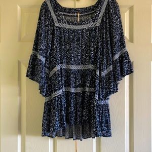 Free People Boho Light Blue & Dark Blue Floral Lace Ruffle Top, Size S, Fits M.